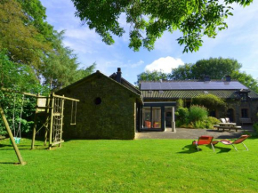 A surprising house with an ecological anima close to the Robertville lake